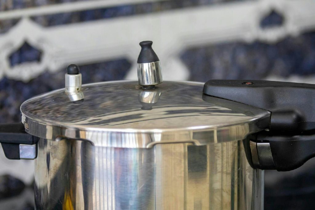 5 indicazioni essenziali per ottenere riso cotto alla perfezione nella pentola a pressione in poco tempo