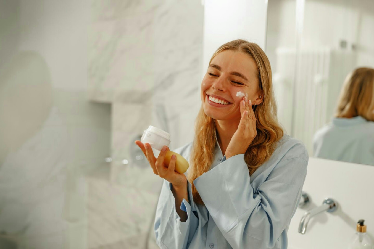 Rituali skincare post feste per ritrovare la luminosità naturale di pelle e viso nel nuovo anno