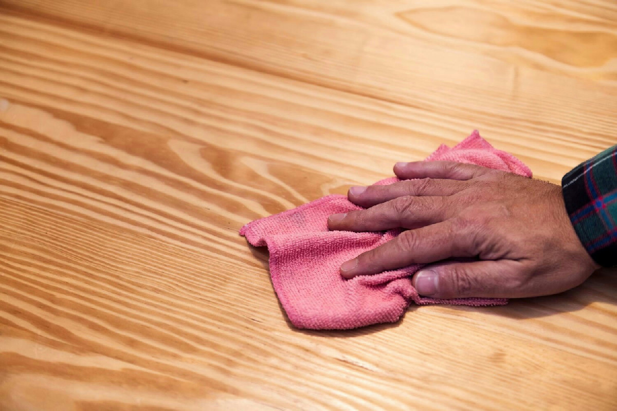 Lo sporco sul laminato effetto legno sparisce: guida pratica per una superficie liscia e senza aloni