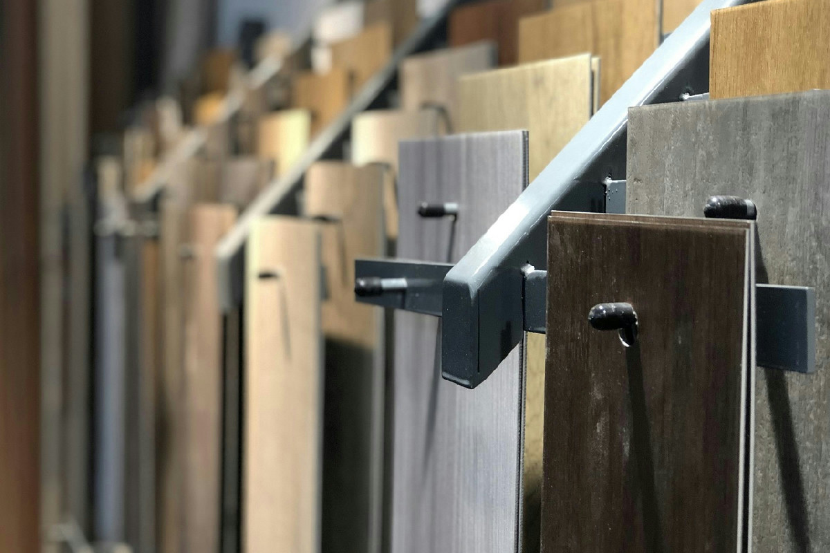 Trucco efficace per mantenere il laminato effetto legno lucido e senza segni sul pavimento